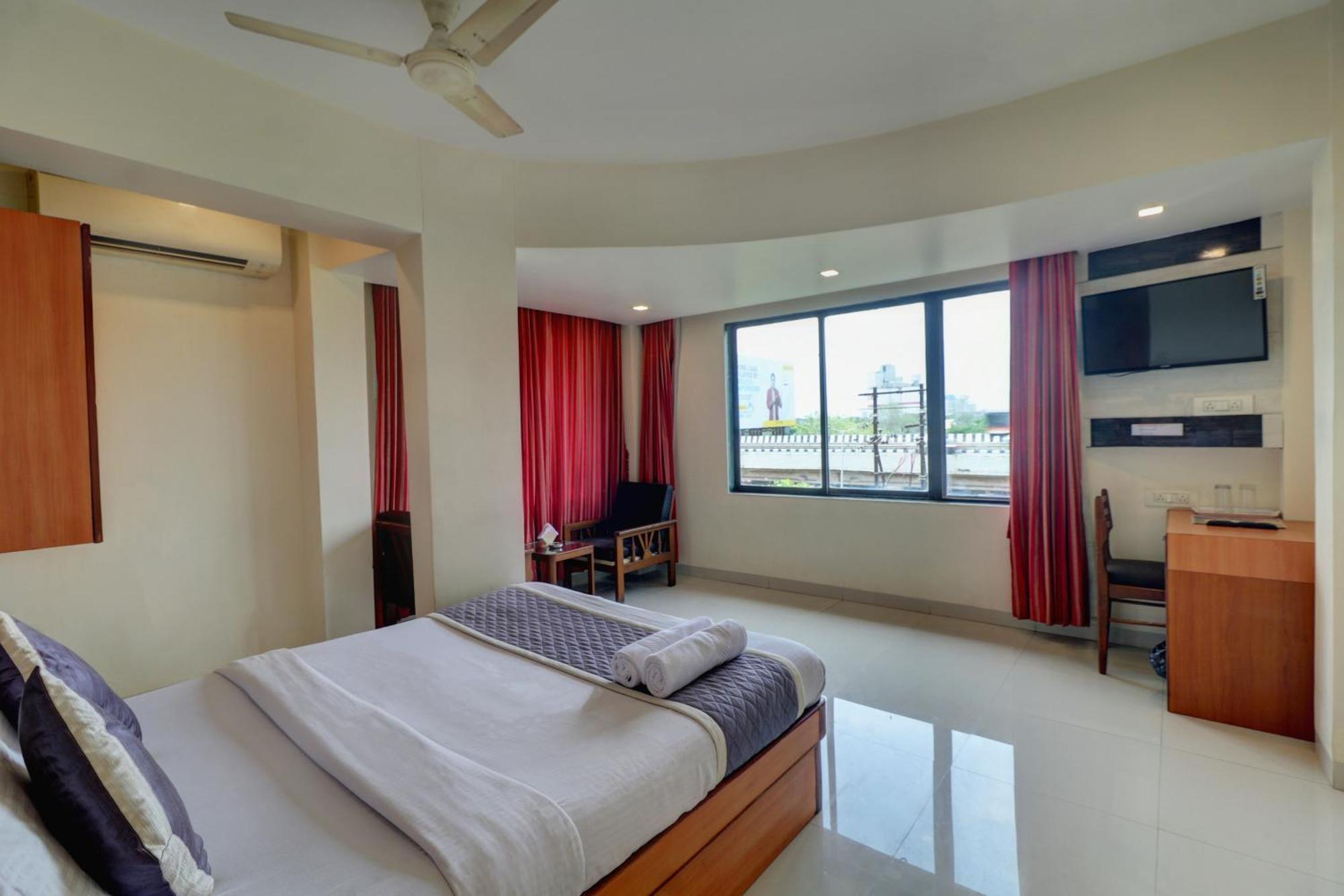 Hotel New Sarovar Grand Panvel Exterior foto